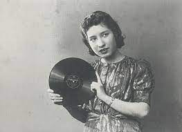 Hamako Watabene / 渡辺はま子