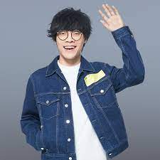 Crowd Lu / 盧廣仲